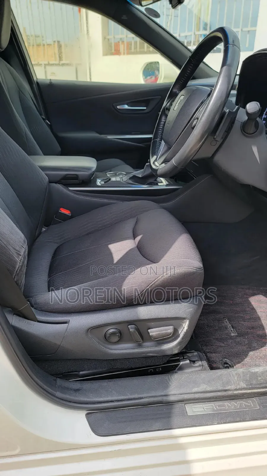 Toyota Crown 2019 Teal