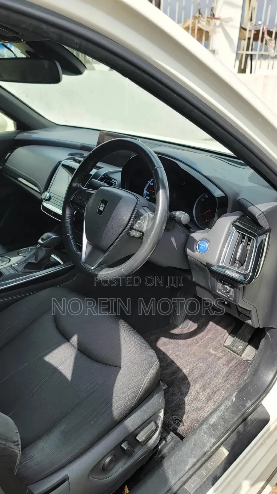 Toyota Crown 2019 Teal