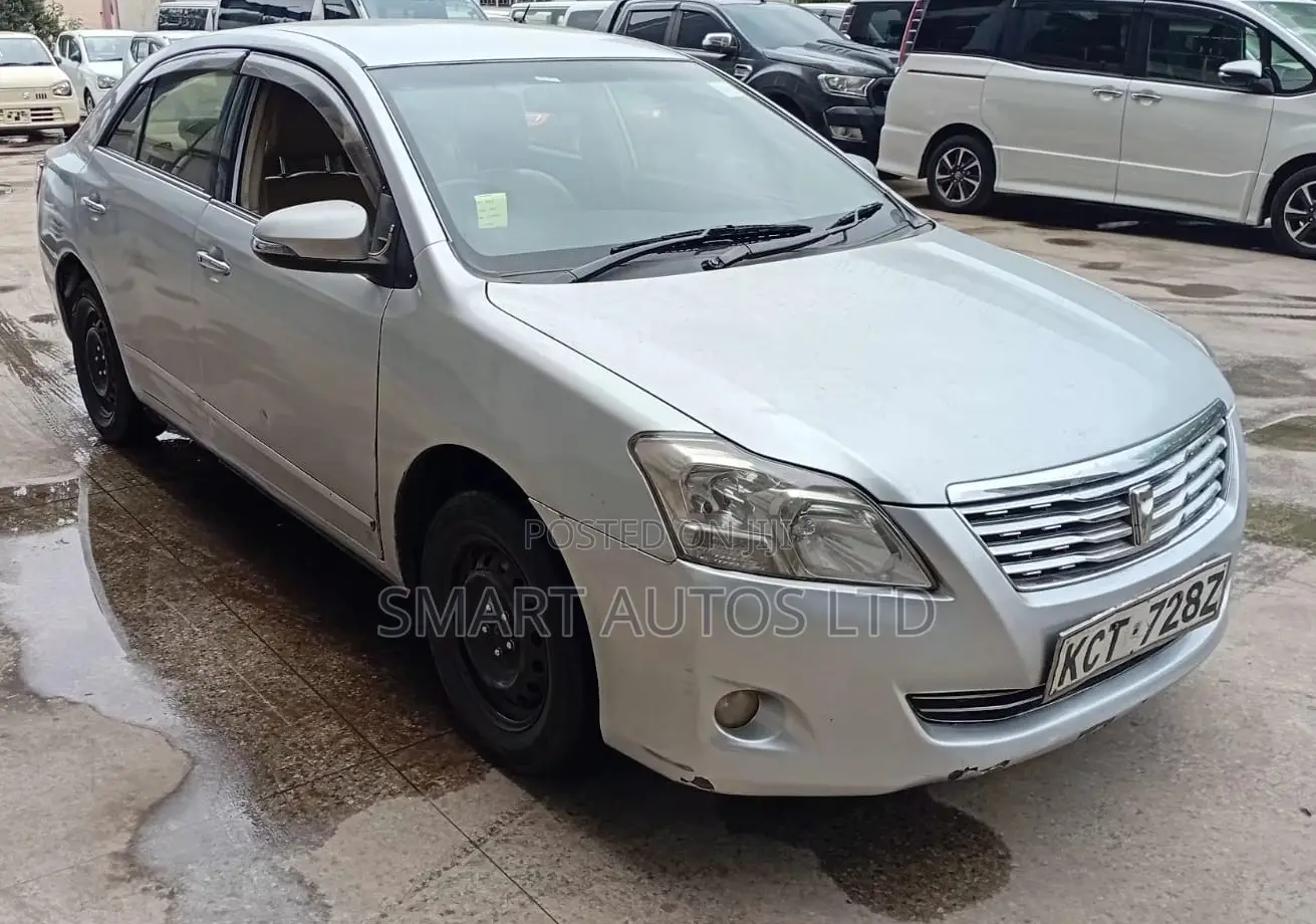 Toyota Premio 2013 Silver