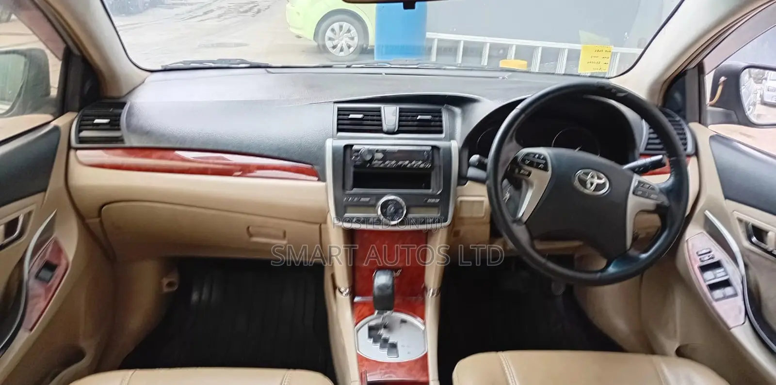 Toyota Premio 2013 Silver