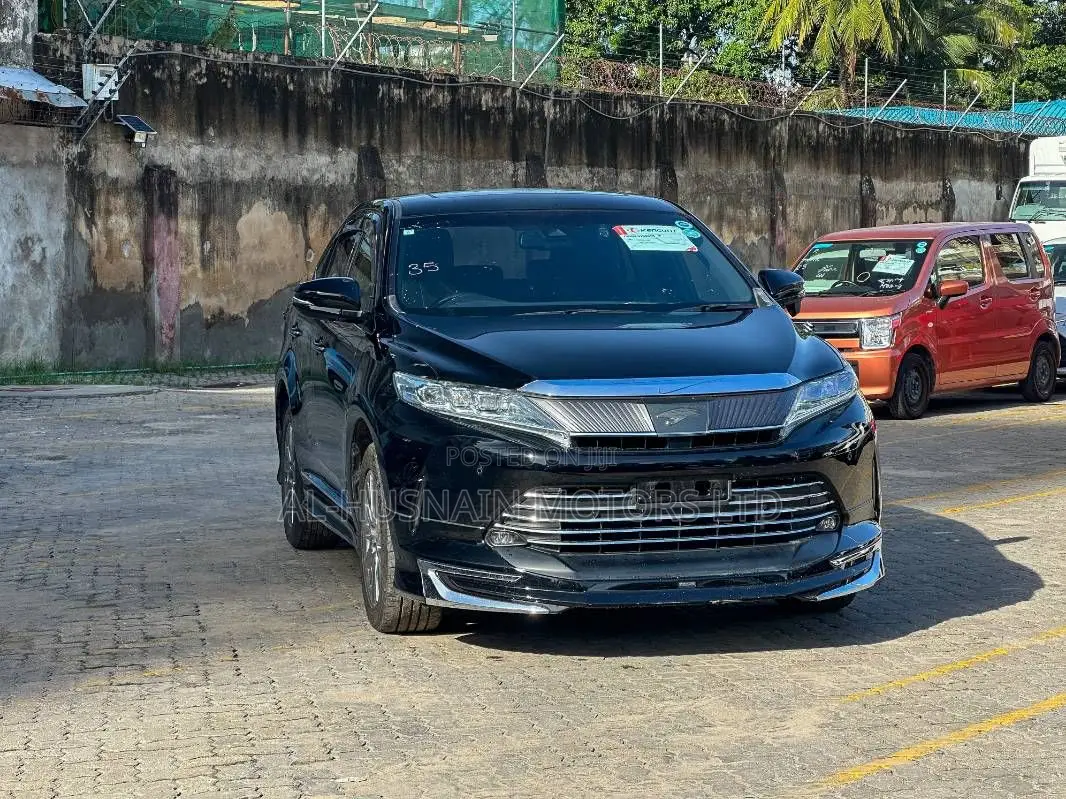 Toyota Harrier 2.0 2020 Black