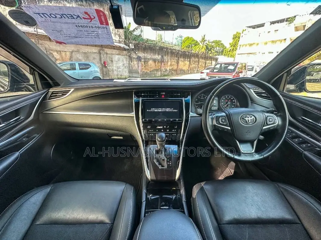 Toyota Harrier 2.0 2020 Black