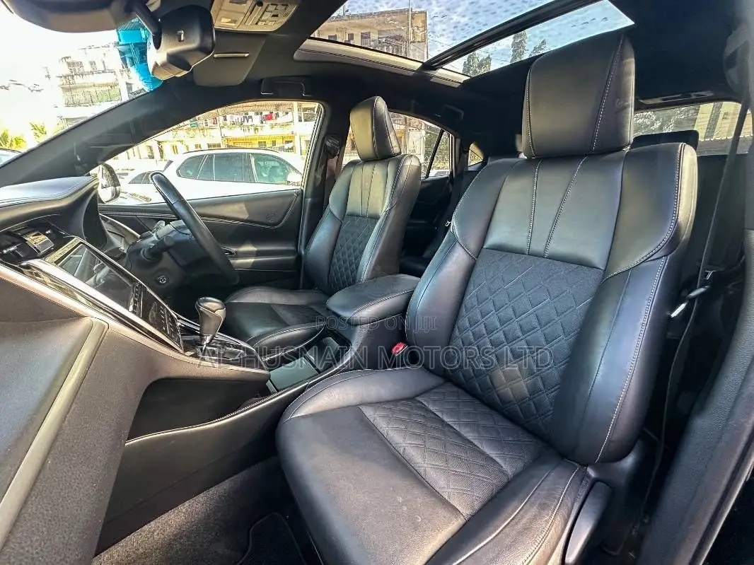 Toyota Harrier 2.0 2020 Black