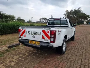 Isuzu D-MAX 2022 Off white