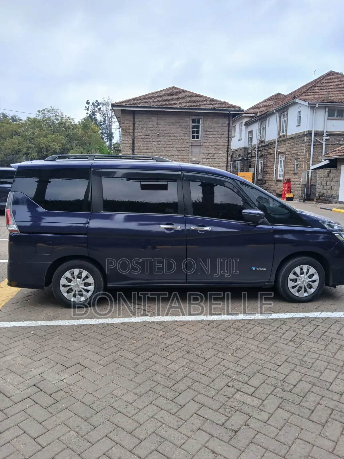 Nissan Serena 2017 Blue