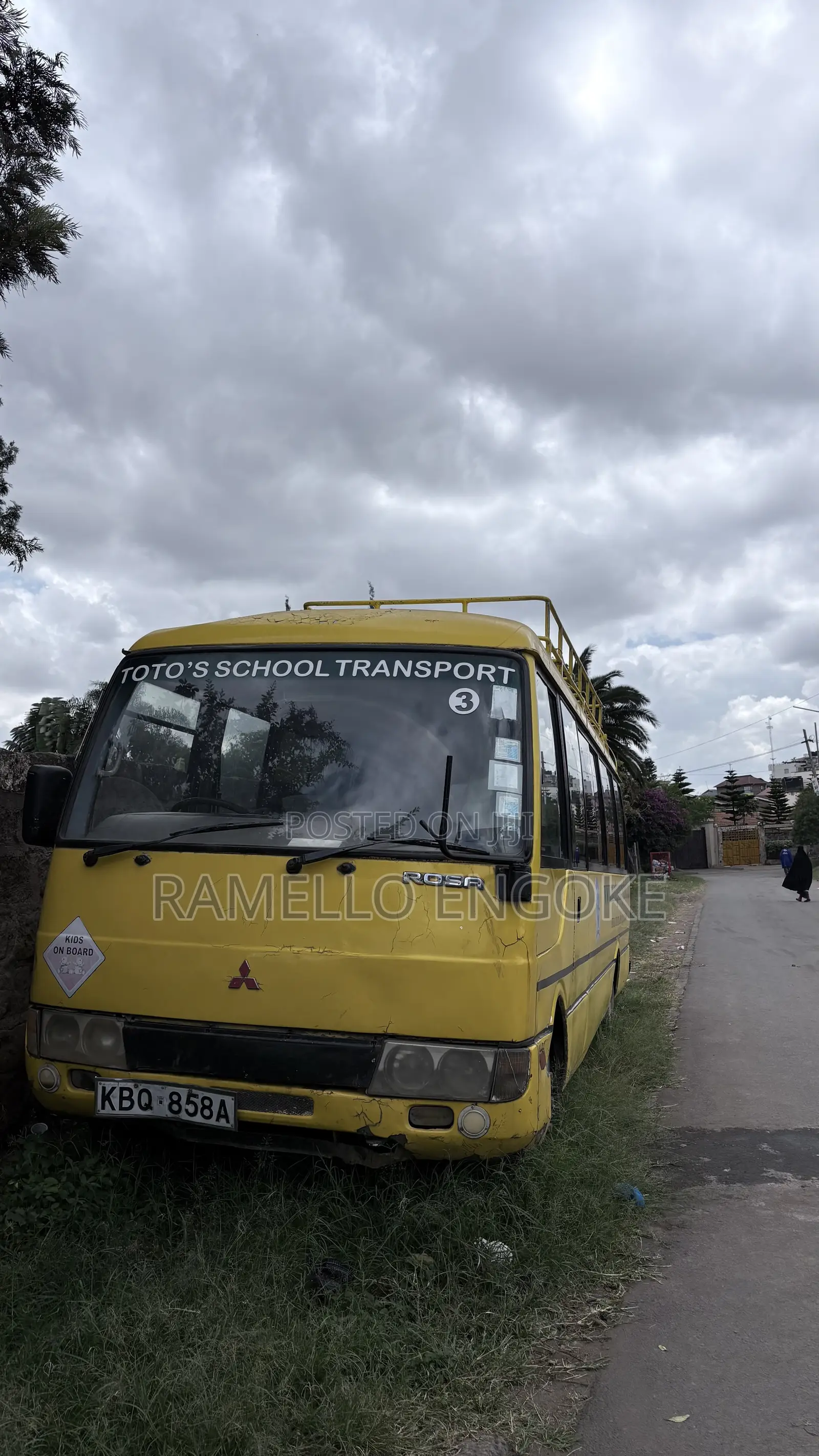 Mitsubishi Fuso Rosa 2005 Yellow