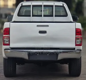 Toyota Hilux 2014 Pearl