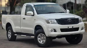 Toyota Hilux 2014 Pearl