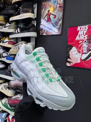 Nike Air Max 95 Essential "Clear Emerald"