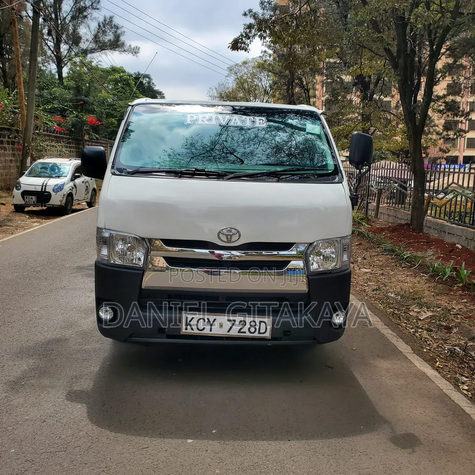 Toyota HiAce 2013 White