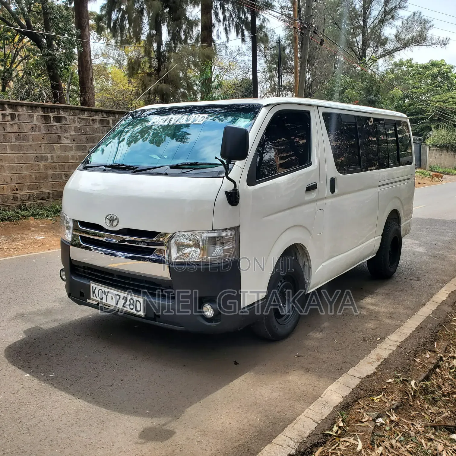 Toyota HiAce 2013 White