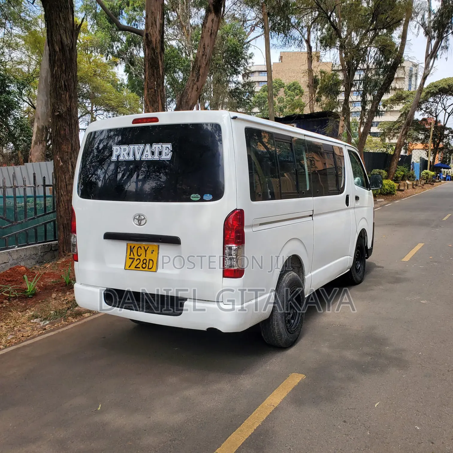 Toyota HiAce 2013 White
