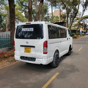 Toyota HiAce 2013 White
