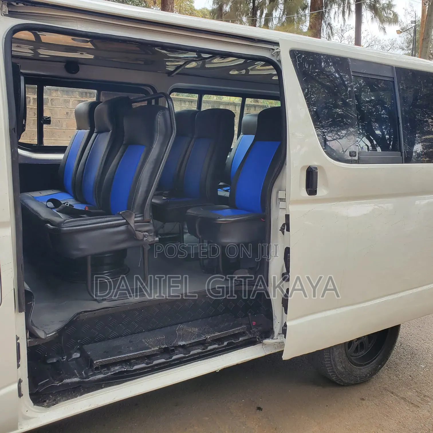Toyota HiAce 2013 White