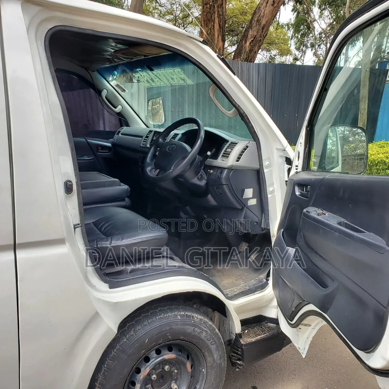 Toyota HiAce 2013 White