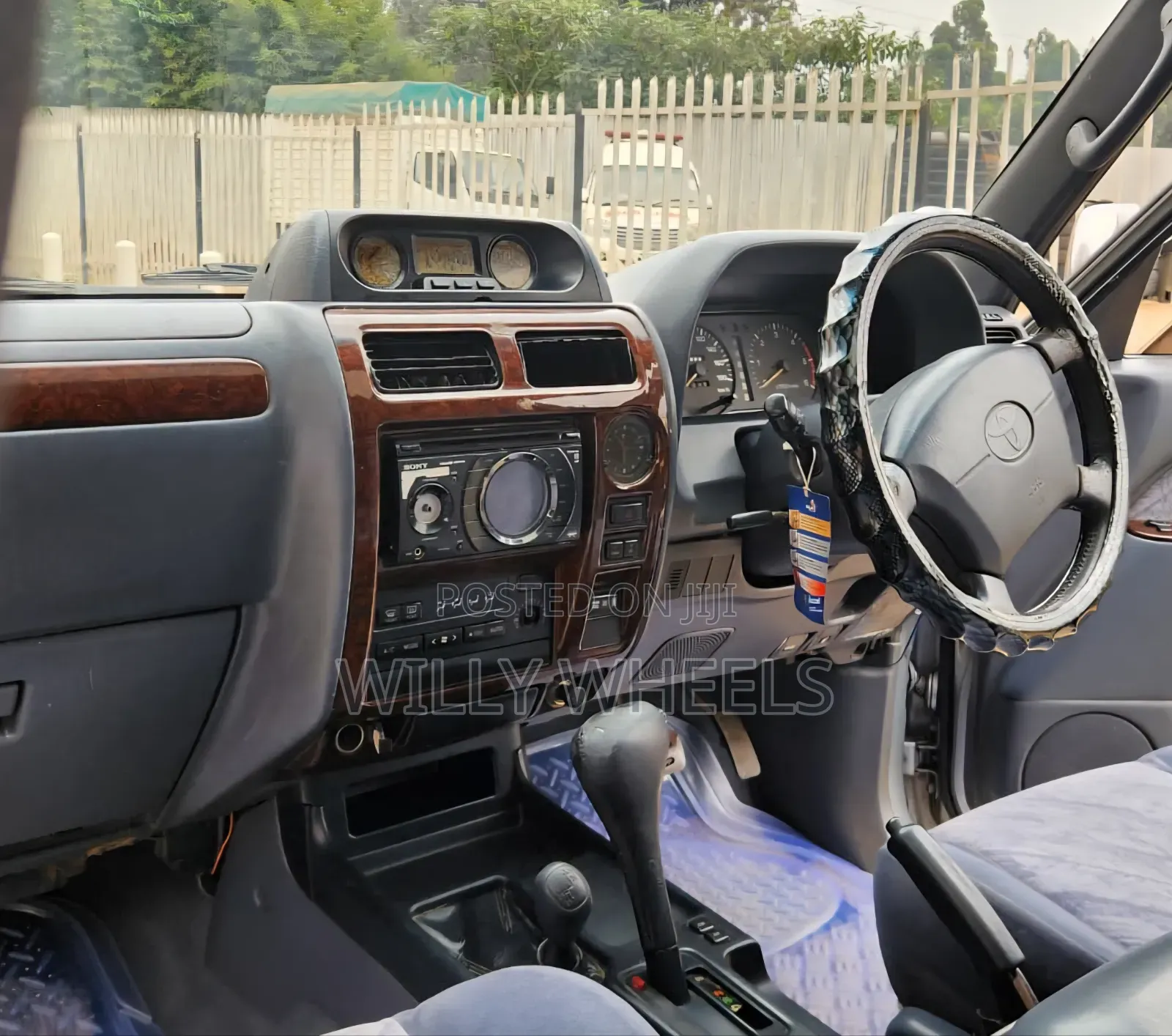 Toyota Land Cruiser Prado 2000 Silver