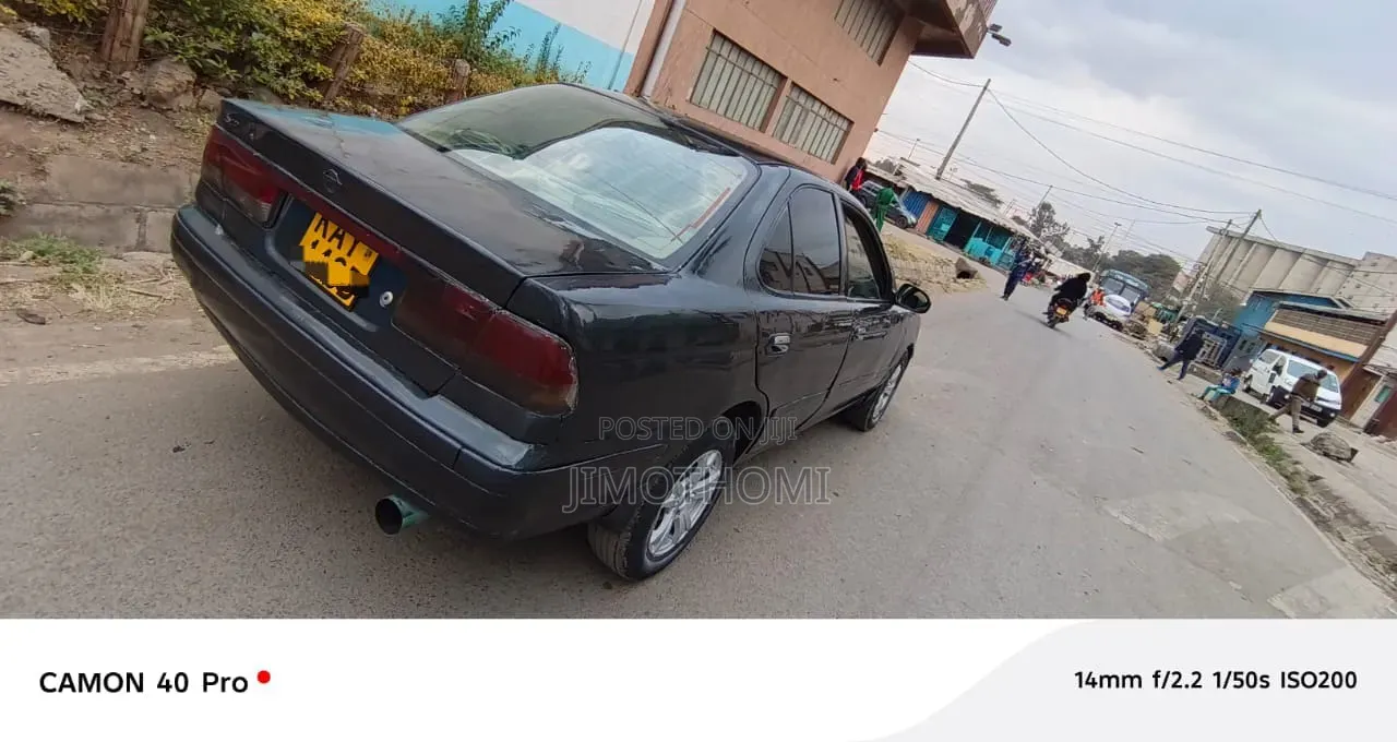 Nissan Bluebird 2002 Blue