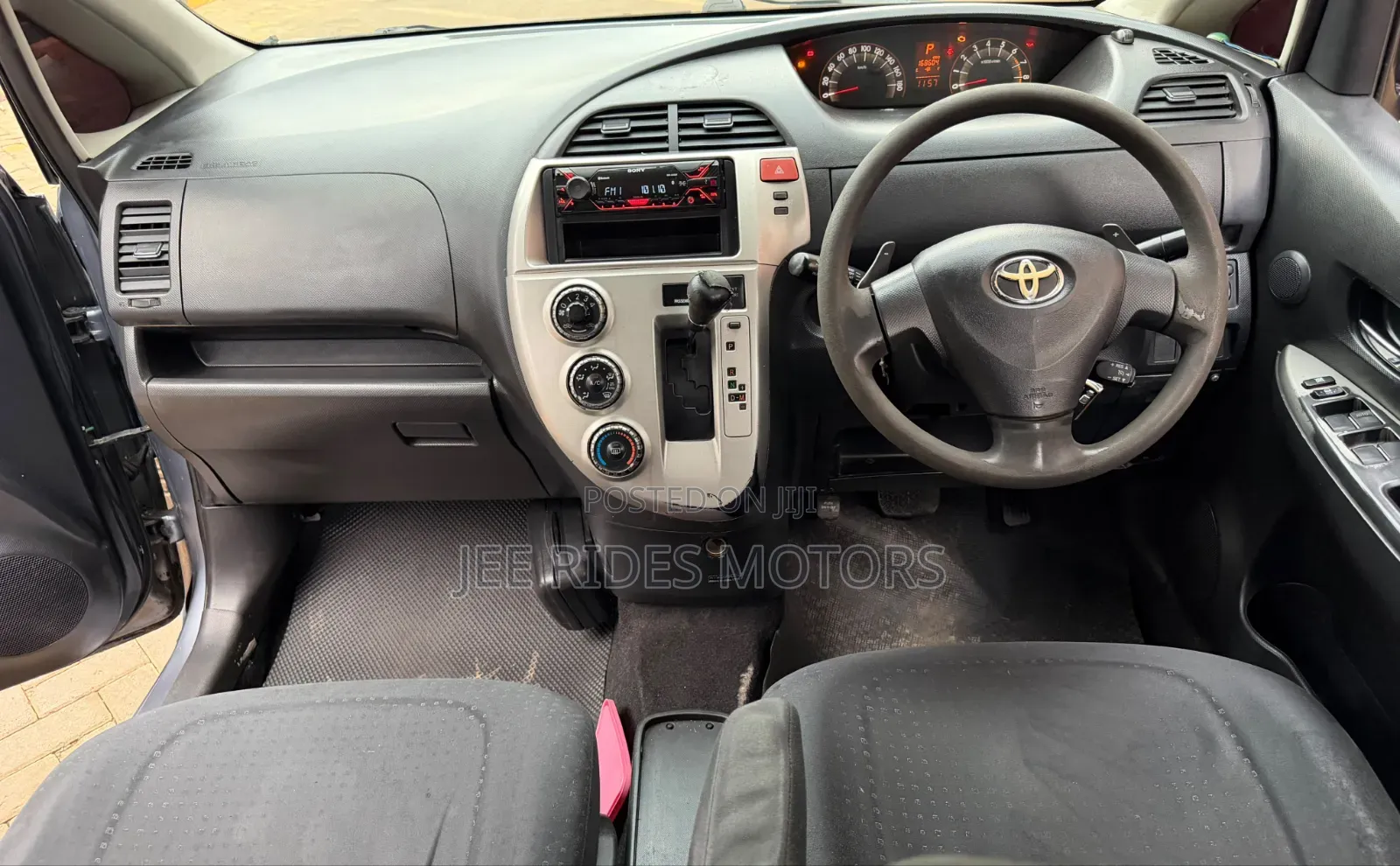 Toyota Ractis 2010 Gray