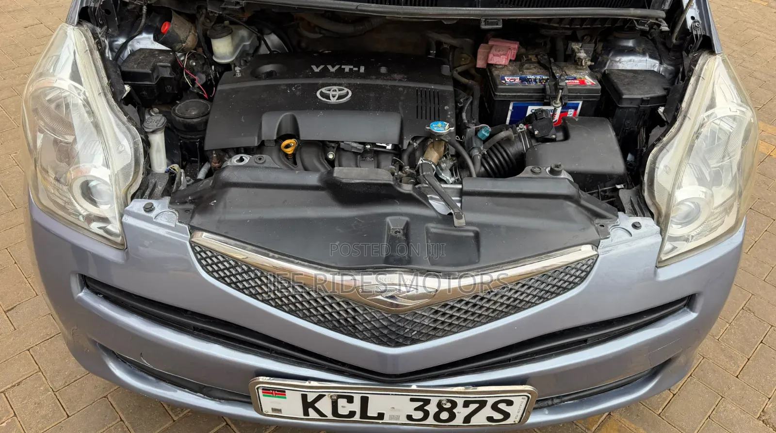 Toyota Ractis 2010 Gray