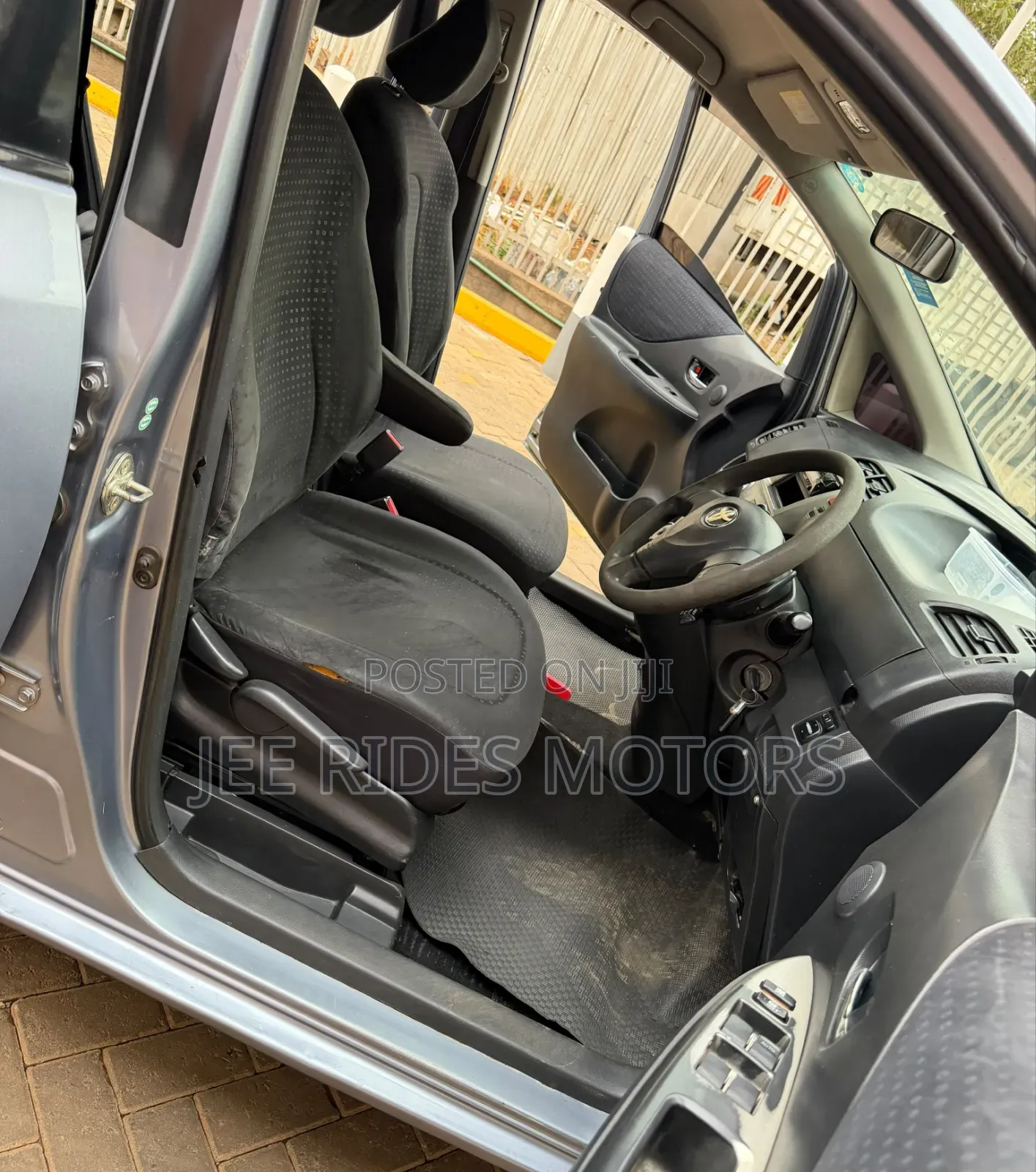 Toyota Ractis 2010 Gray
