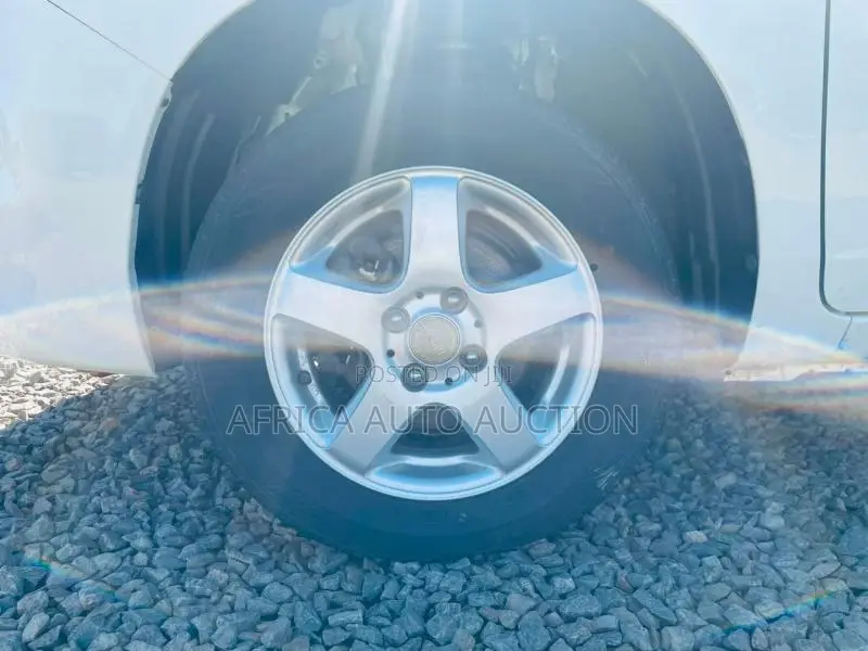Toyota Succeed 2019