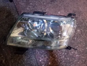 Suzuki Escudo Headlight Non Zenon