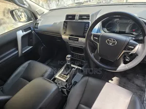 Toyota Land Cruiser Prado 2022