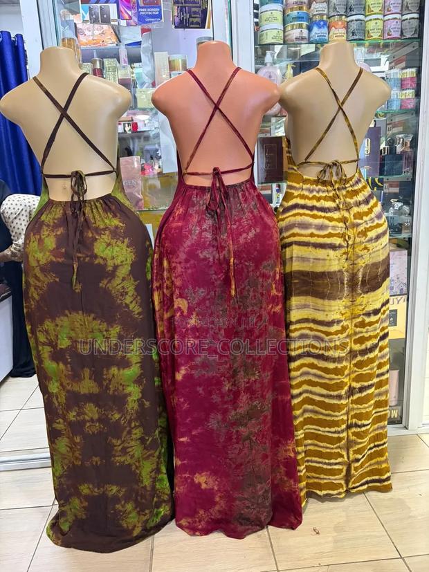 Backless Deras - thumbnail 4