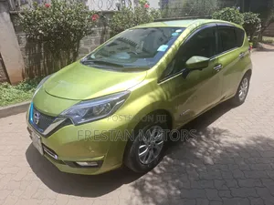 Nissan Note 2017 Green