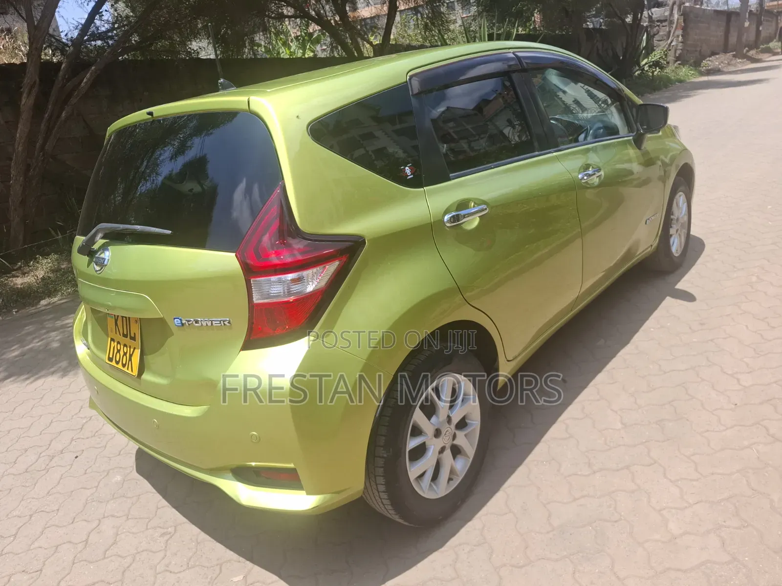 Nissan Note 2017 Green