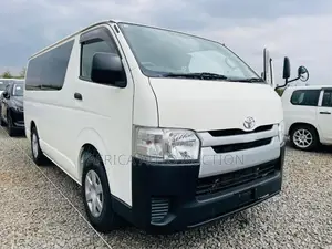 Toyota HiAce 2019 White