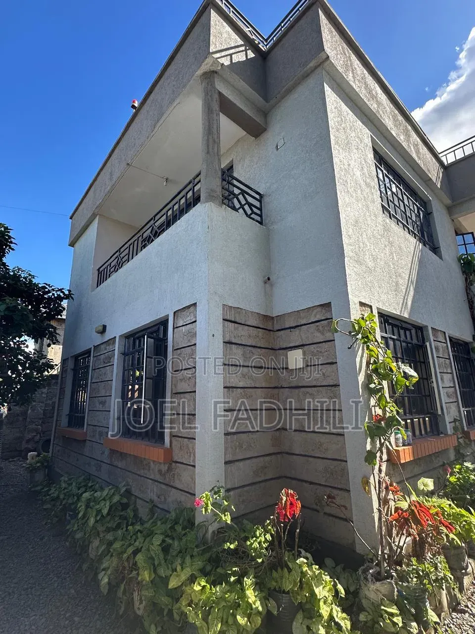 5bdrm Mansion in Baraka Court, Junction/Benedicta for sale