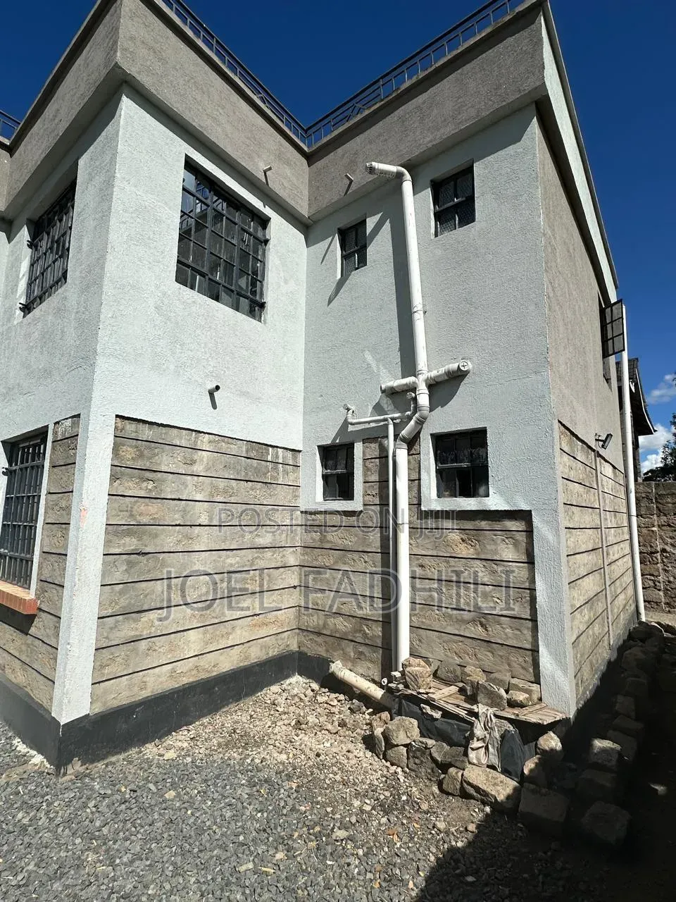5bdrm Mansion in Baraka Court, Junction/Benedicta for sale