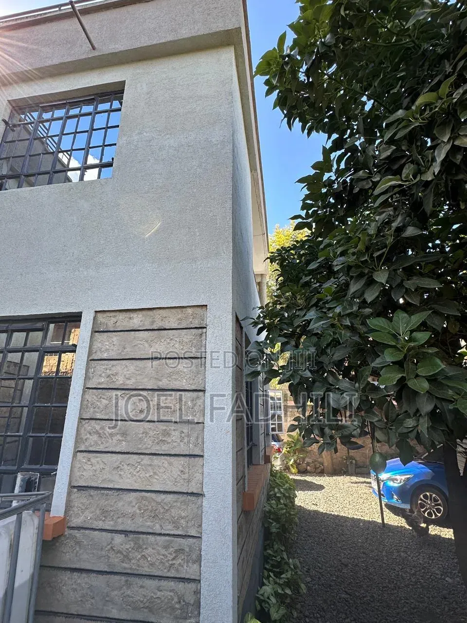 5bdrm Mansion in Baraka Court, Junction/Benedicta for sale