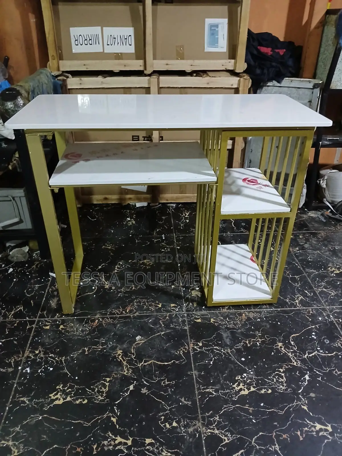 Luxury Marble Gold Manicure Table With Gold Frame