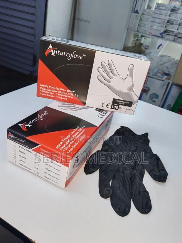 Nitrile Black Gloves
