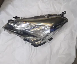 Toyota Vitz 2018 Non Xenon Part No. 52-271