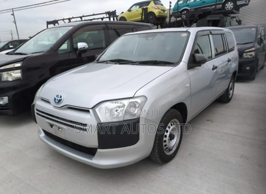 Toyota Probox 1.5 Hybrid DX Comfort 2021 Silver