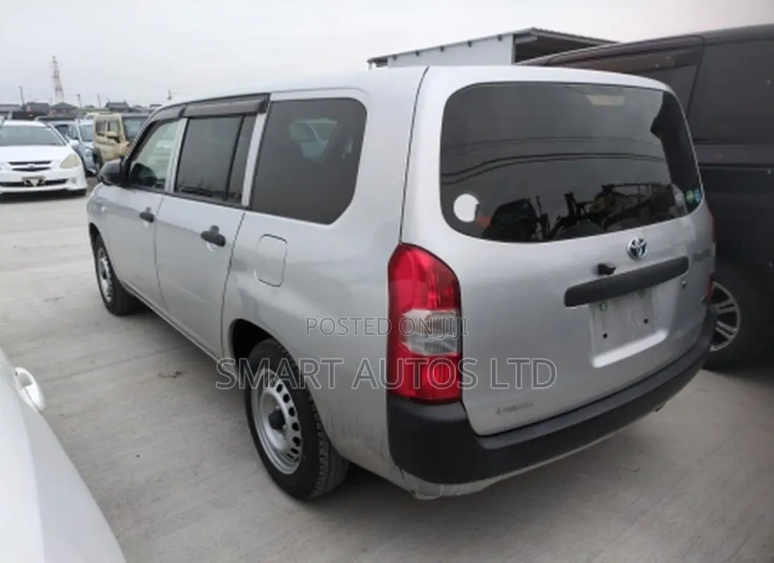 Toyota Probox 1.5 Hybrid DX Comfort 2021 Silver