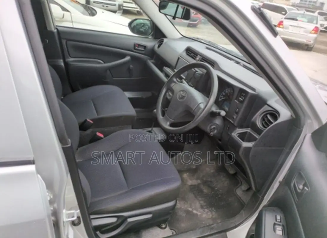 Toyota Probox 1.5 Hybrid DX Comfort 2021 Silver
