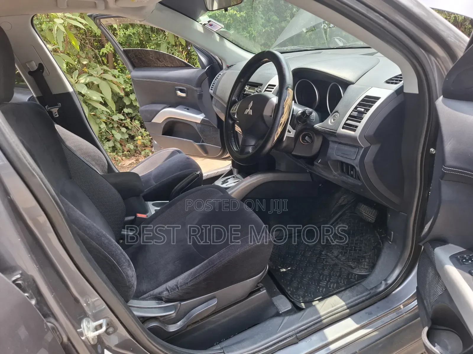 Mitsubishi Outlander 2011 Gray