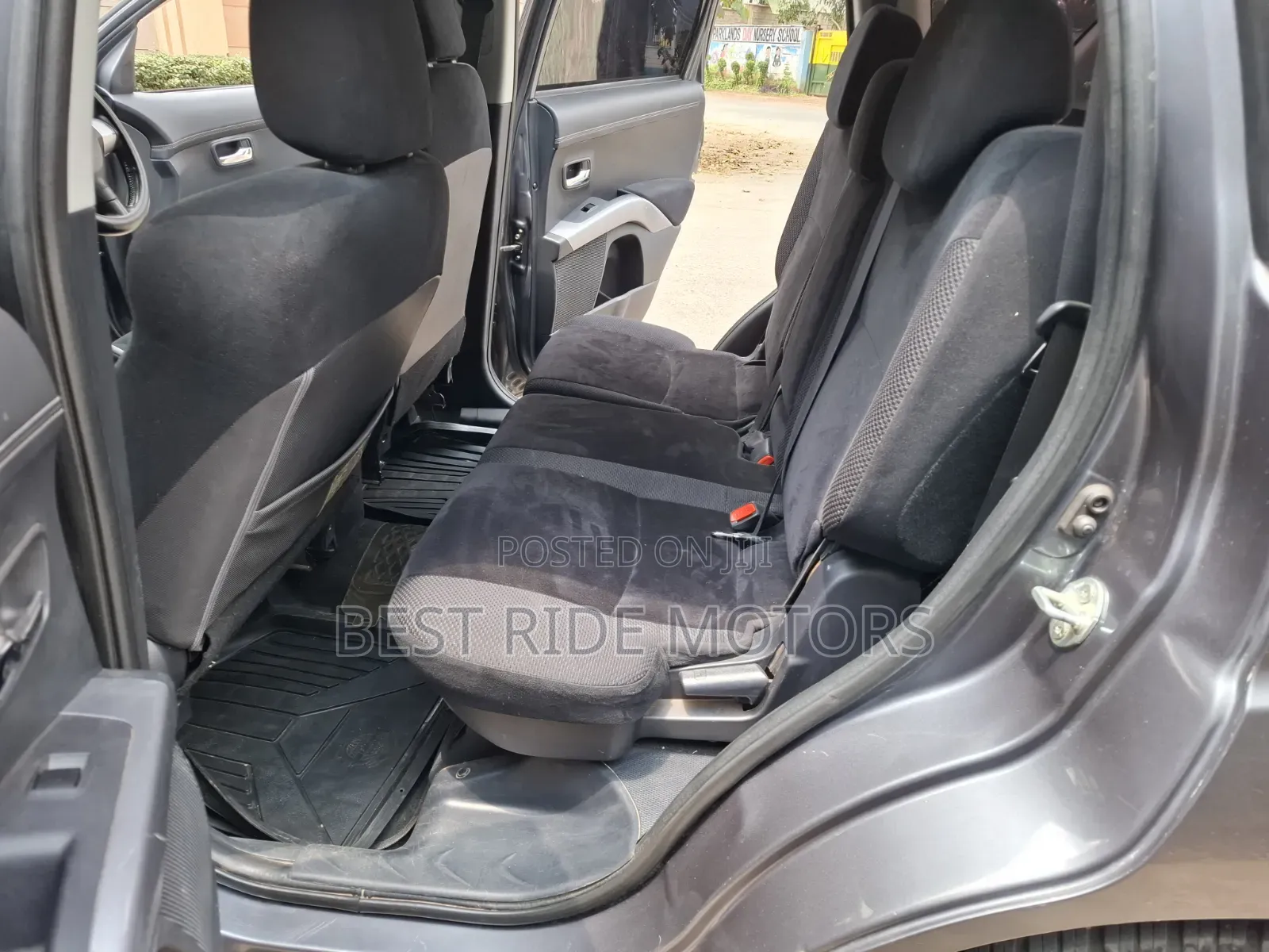 Mitsubishi Outlander 2011 Gray