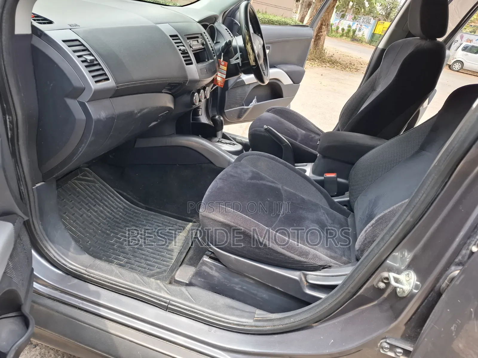 Mitsubishi Outlander 2011 Gray
