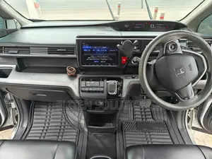 Honda Stepwgn 2018 Silver