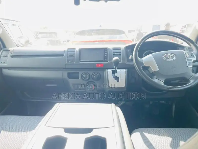 Toyota HiAce 2020