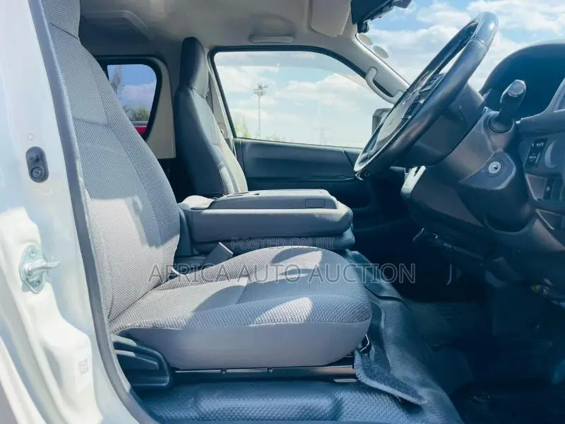 Toyota HiAce 2020