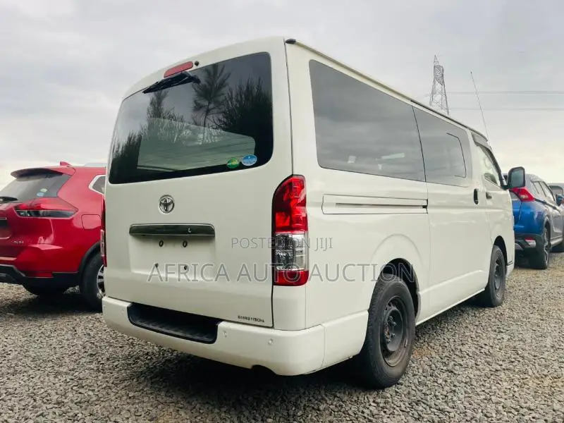 Toyota HiAce 2020