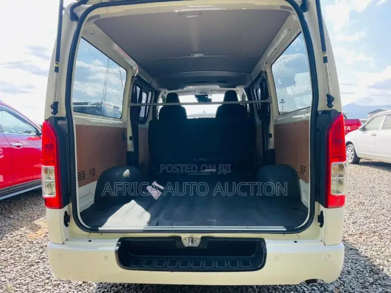 Toyota HiAce 2020