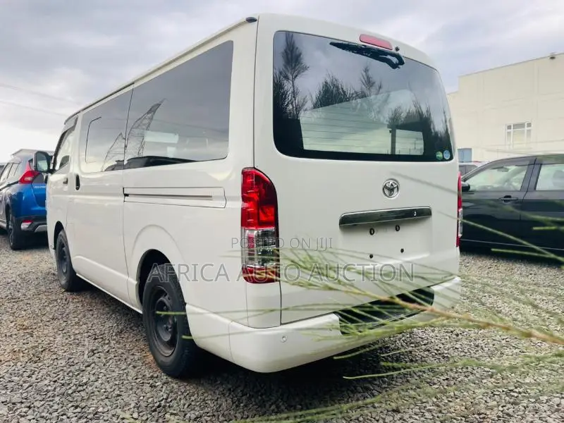 Toyota HiAce 2020