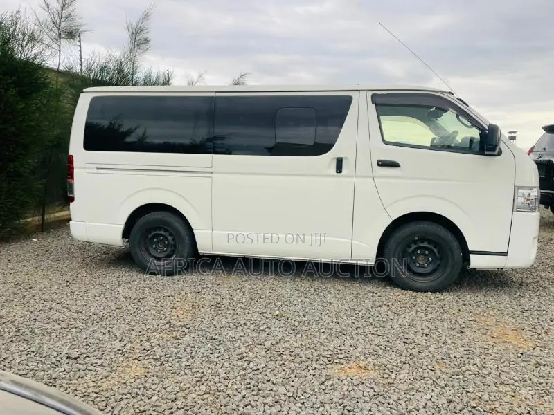 Toyota HiAce 2020